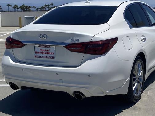 Majestic White 2023 INFINITI Q50 LUXE