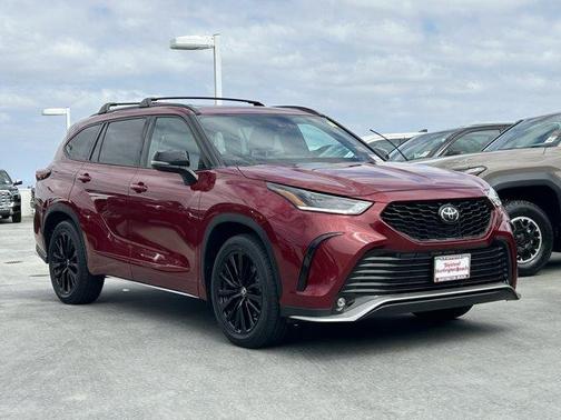 Ruby Flare Pearl 2024 Toyota Highlander XSE