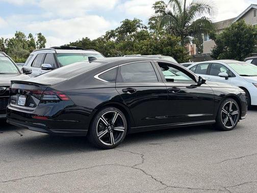 Crystal Black Pearl 2025 Honda Accord Hybrid Sport