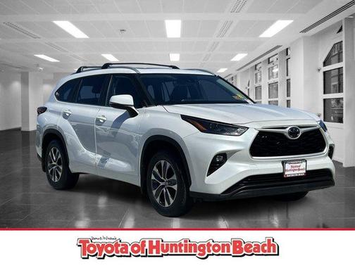 Wind Chill Pearl 2023 Toyota Highlander XLE