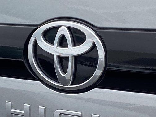 Celestial Silver Metallic 2024 Toyota Grand Highlander XLE