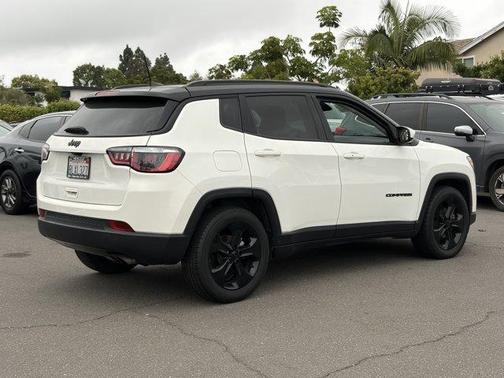 White Clearcoat 2019 Jeep Compass Latitude