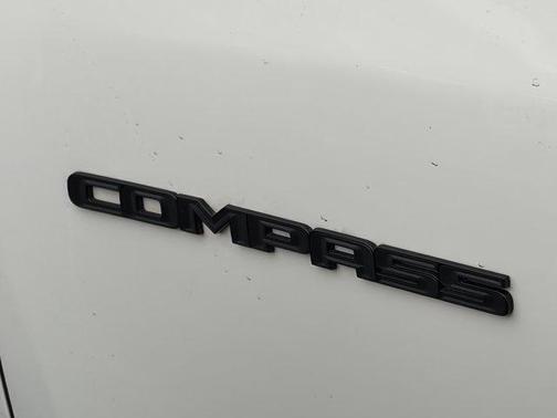 White Clearcoat 2019 Jeep Compass Latitude