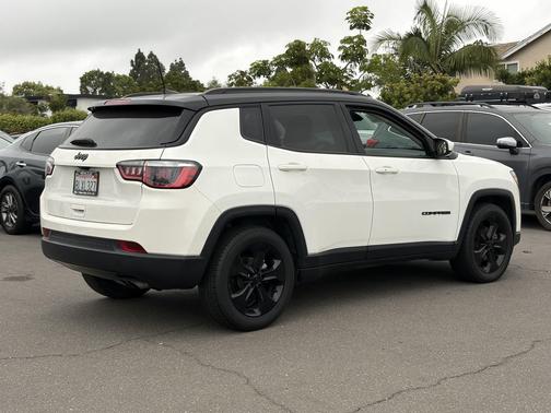 White Clearcoat 2019 Jeep Compass Latitude