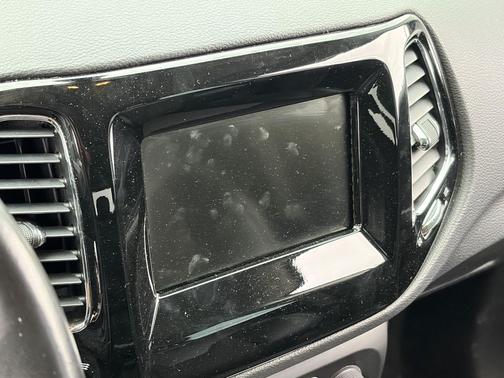 White Clearcoat 2019 Jeep Compass Latitude