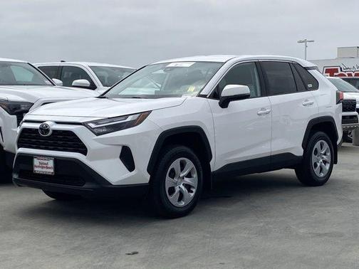 Ice 2025 Toyota RAV4 LE