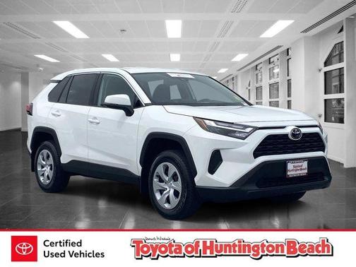 Ice 2025 Toyota RAV4 LE