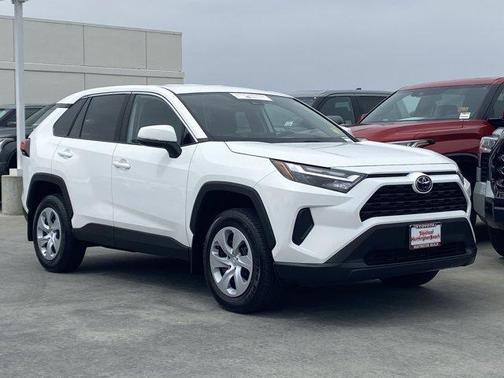 Ice 2025 Toyota RAV4 LE