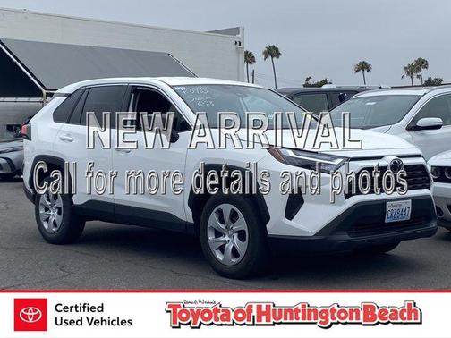 Ice 2025 Toyota RAV4 LE
