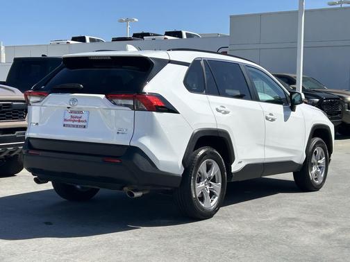 Ice Cap 2025 Toyota RAV4 Hybrid XLE