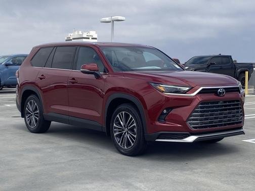 Platinum 2026 Toyota Grand Highlander Hybrid