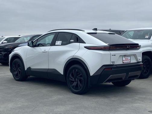 Wind Chill Pearl 2026 Toyota C-HR SE