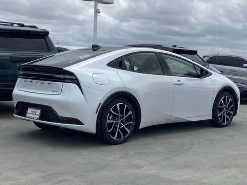 Wind Chill Pearl 2026 Toyota Prius Plug-In Hybrid XSE