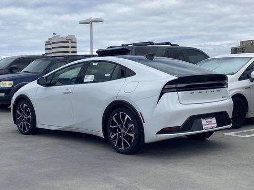 Wind Chill Pearl 2026 Toyota Prius Plug-In Hybrid XSE