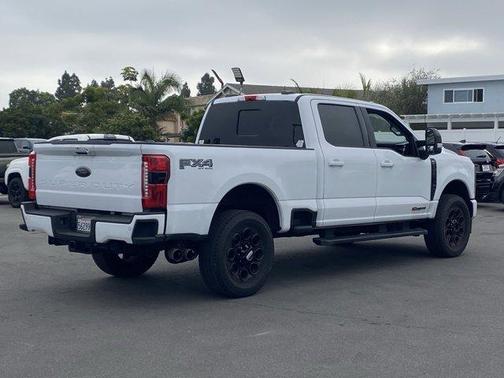 Oxford White 2024 Ford F-350 Lariat Super Duty