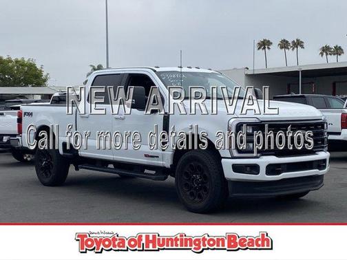 Oxford White 2024 Ford F-350 Lariat Super Duty