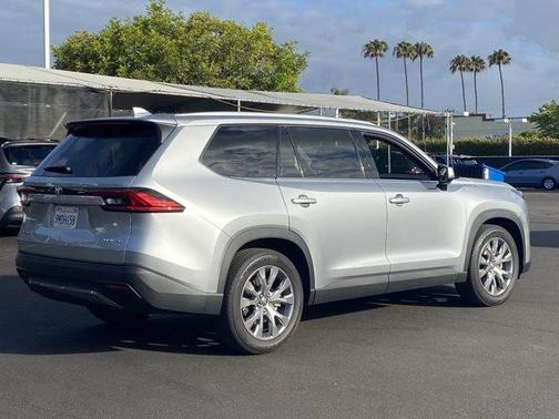 Celestial Silver Metallic 2024 Toyota Grand Highlander Hybrid LIMITED