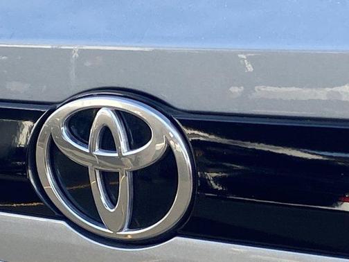 Celestial Silver Metallic 2024 Toyota Grand Highlander Hybrid LIMITED