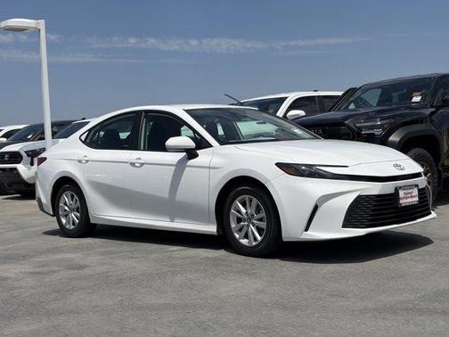 Ice 2025 Toyota Camry LE