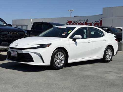 Ice 2025 Toyota Camry LE