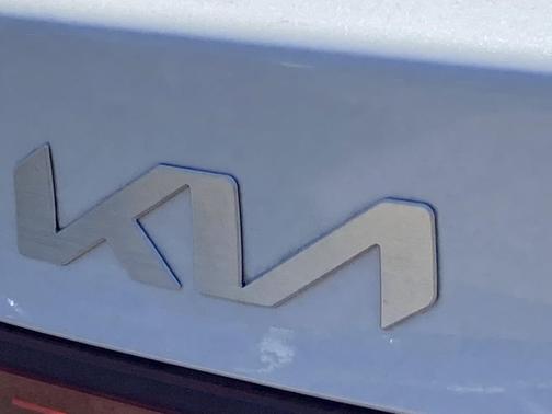 Snow White Pearl 2022 Kia Forte LXS