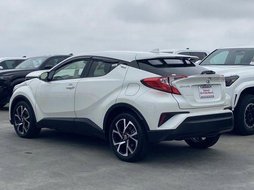 Blizzard Pearl 2020 Toyota C-HR XLE