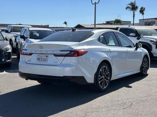 Wind Chill Pearl 2025 Toyota Camry XLE