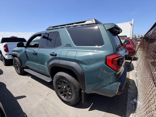 Everest 2026 Toyota 4Runner Hybrid TRD