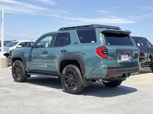 Everest 2026 Toyota 4Runner Hybrid TRD