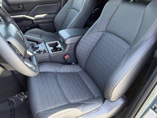 Everest 2026 Toyota 4Runner Hybrid TRD