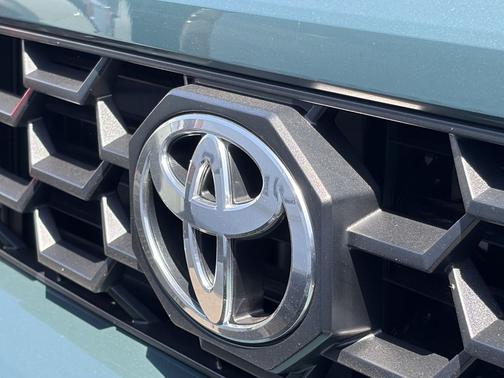 Everest 2026 Toyota 4Runner Hybrid TRD