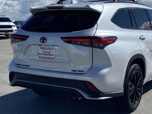 Wind Chill Pearl 2023 Toyota Highlander XSE