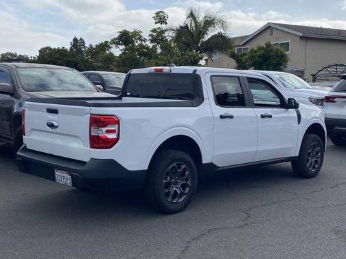 Oxford White 2022 Ford Maverick XL