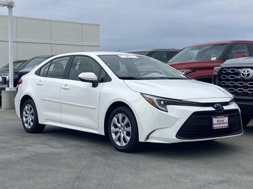 Ice 2023 Toyota Corolla Hybrid LE