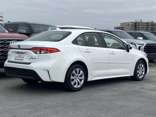 Ice 2023 Toyota Corolla Hybrid LE