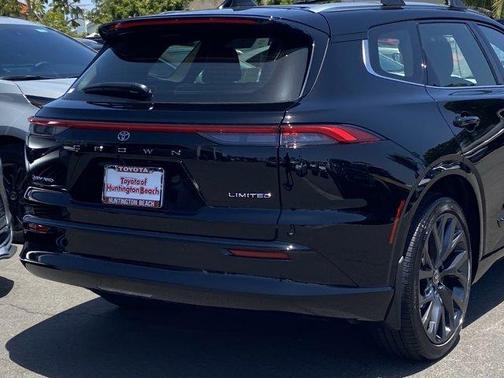 Black 2026 Toyota Crown Signia Limited