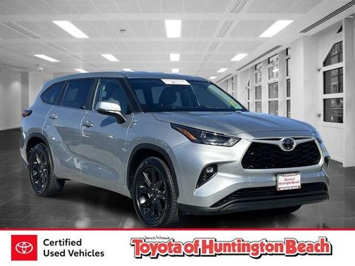 Celestial Silver Metallic 2023 Toyota Highlander LE