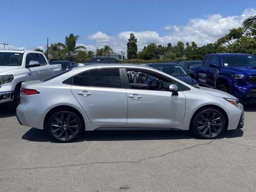 Classic Silver Metallic 2025 Toyota Corolla SE