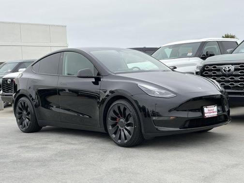 Midnight Silver Metallic 2023 Tesla Model Y Performance