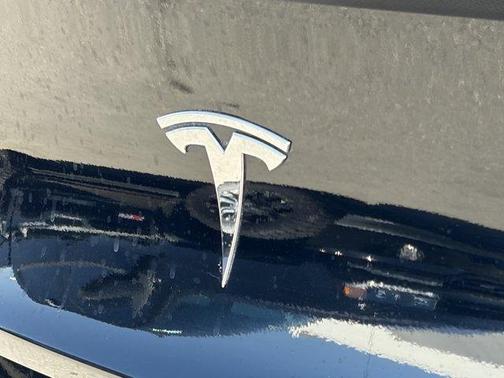 Midnight Silver Metallic 2023 Tesla Model Y Performance