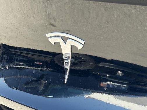 Midnight Silver Metallic 2023 Tesla Model Y Performance