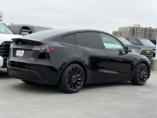 Midnight Silver Metallic 2023 Tesla Model Y Performance