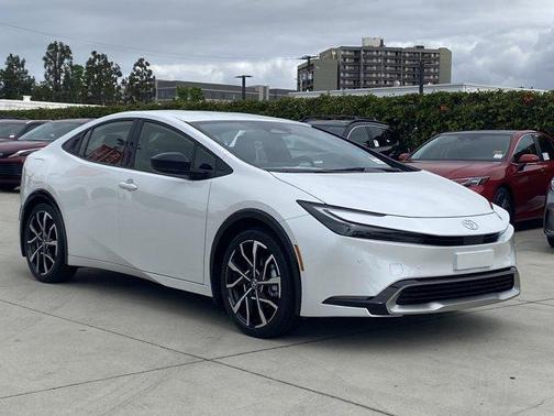 Wind Chill Pearl 2026 Toyota Prius Plug-In Hybrid XSE