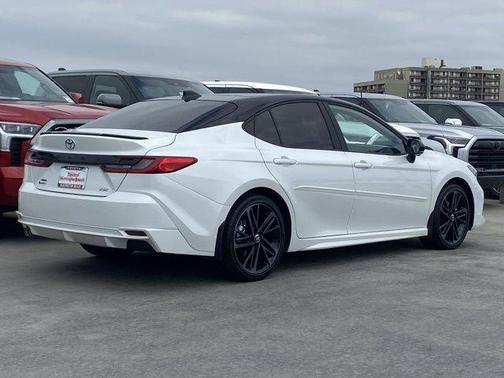 Wind Chill Pearl 2026 Toyota Camry XSE