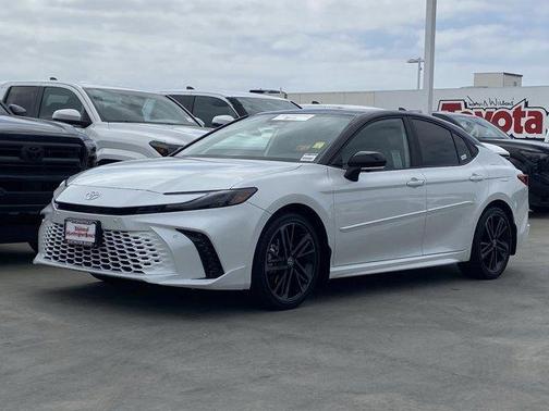 Wind Chill Pearl 2026 Toyota Camry XSE