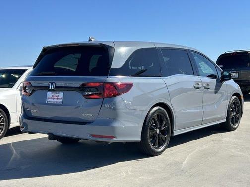 Sonic Gray Pearl 2024 Honda Odyssey Sport