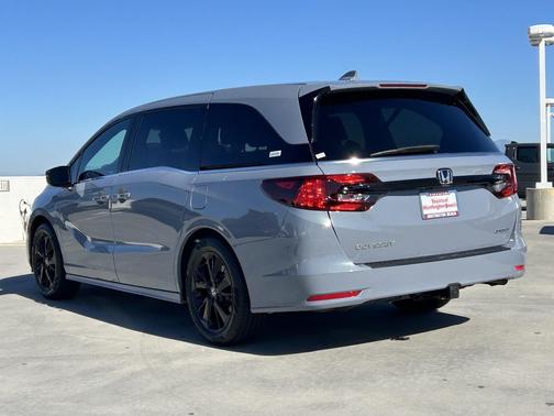 Sonic Gray Pearl 2024 Honda Odyssey Sport