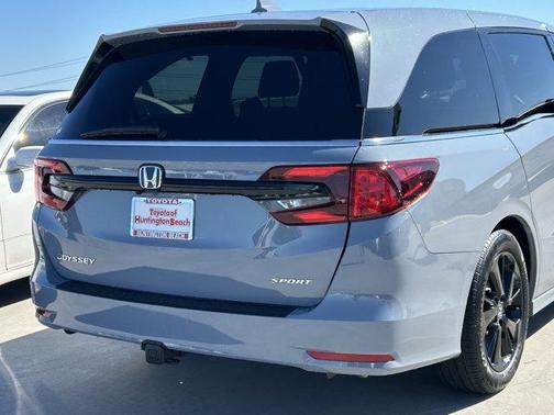 Sonic Gray Pearl 2024 Honda Odyssey Sport