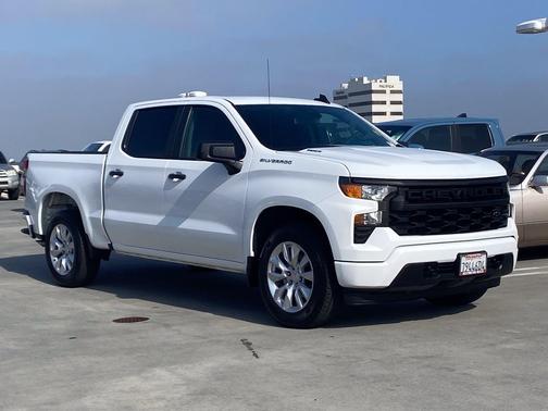 Summit White 2025 Chevrolet Silverado 1500 Custom