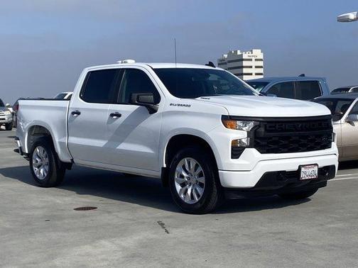Summit White 2025 Chevrolet Silverado 1500 Custom